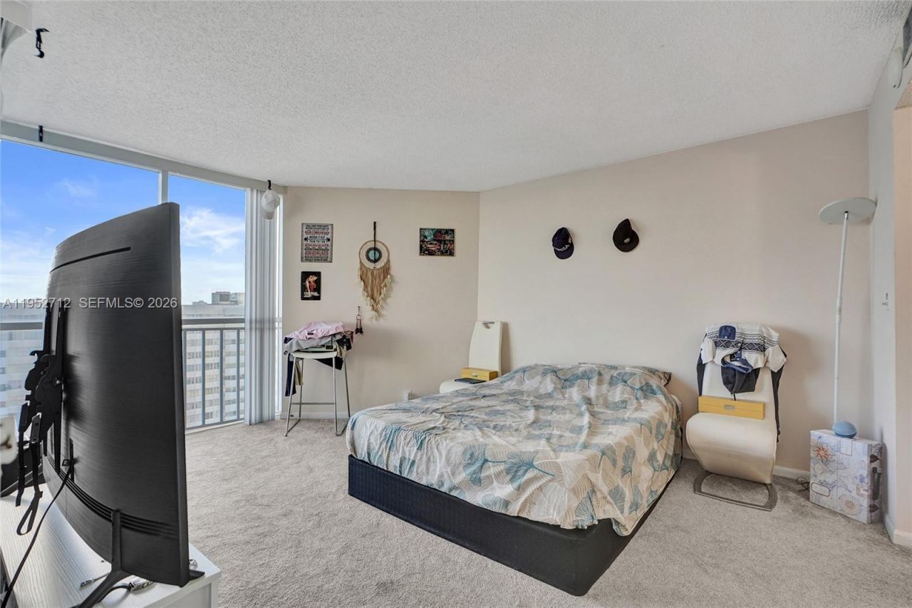 7601 E Treasure Dr, Unit 1120, North Bay Village, FL 33141 Photo