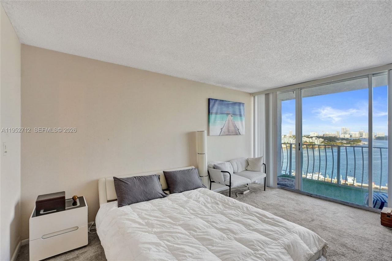 7601 E Treasure Dr, Unit 1120, North Bay Village, FL 33141 Photo