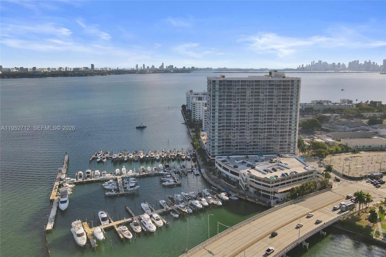 7601 E Treasure Dr, Unit 1120, North Bay Village, FL 33141 Photo