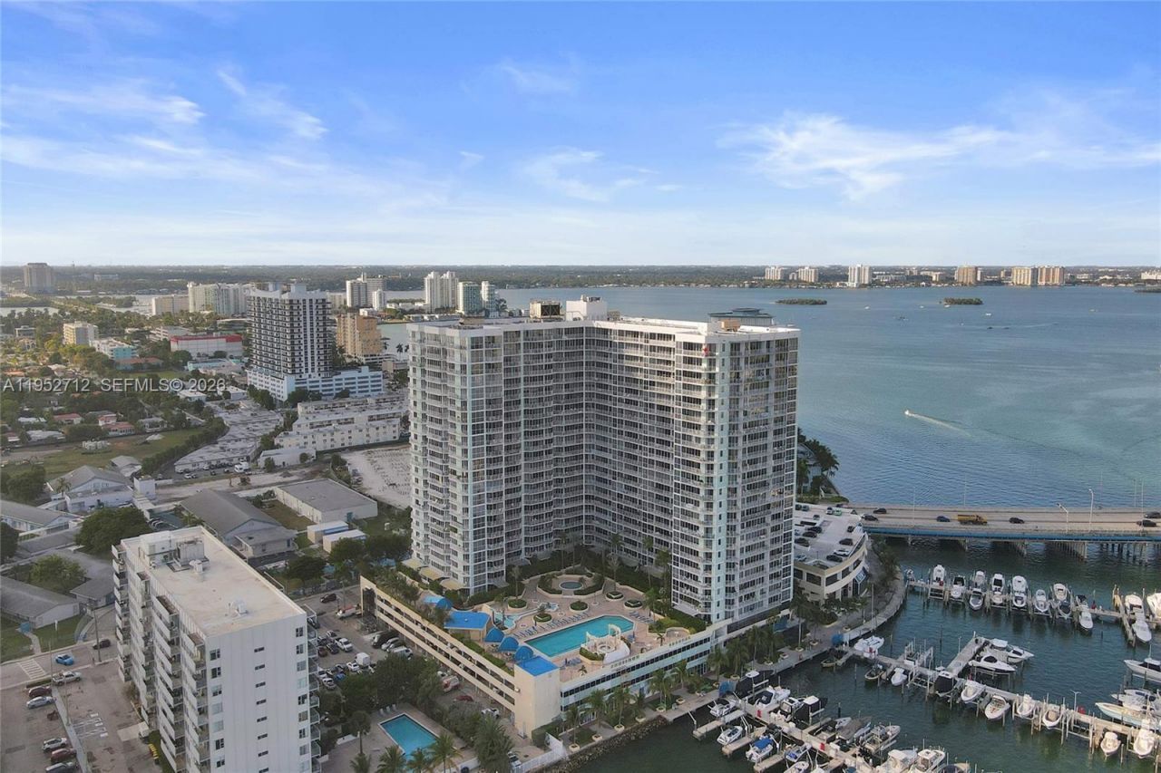 7601 E Treasure Dr, Unit 1120, North Bay Village, FL 33141 Photo