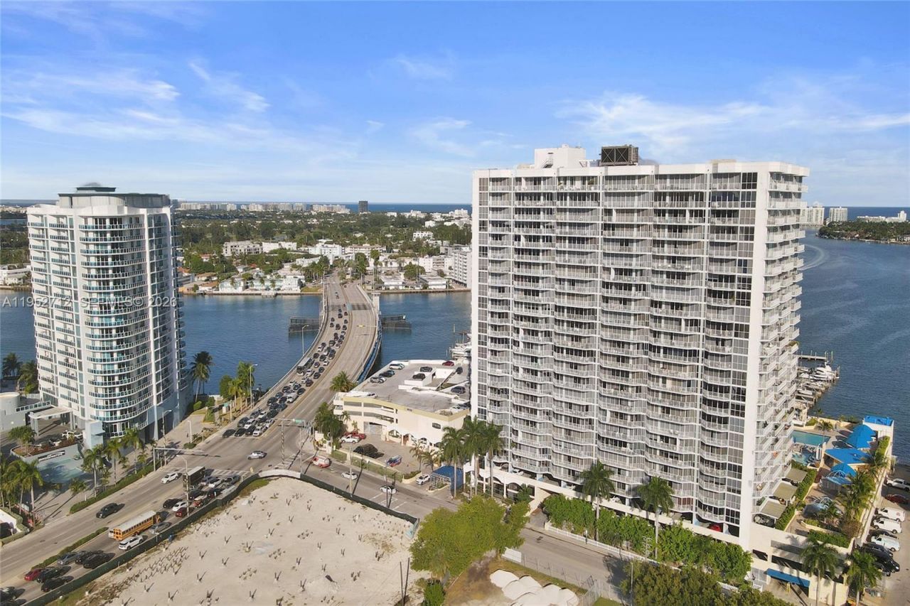 7601 E Treasure Dr, Unit 1120, North Bay Village, FL 33141 Photo