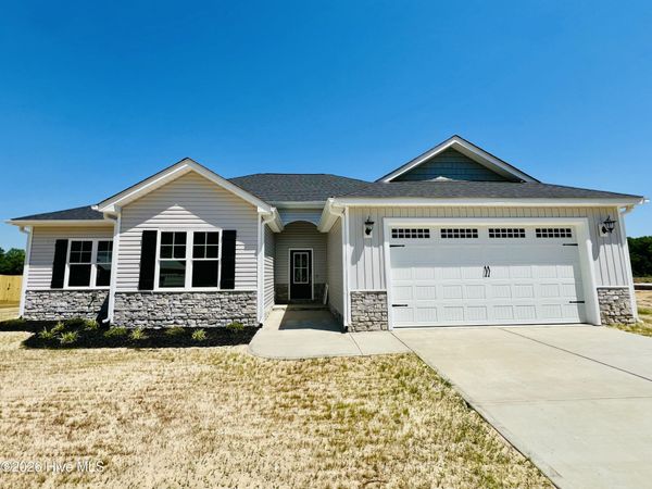 313 Creeks Edge Drive, Pikeville, NC 27863