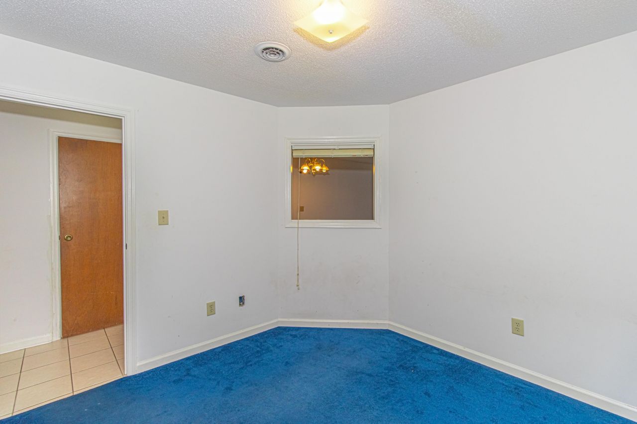 1870 Auburn Ln. Photo 16