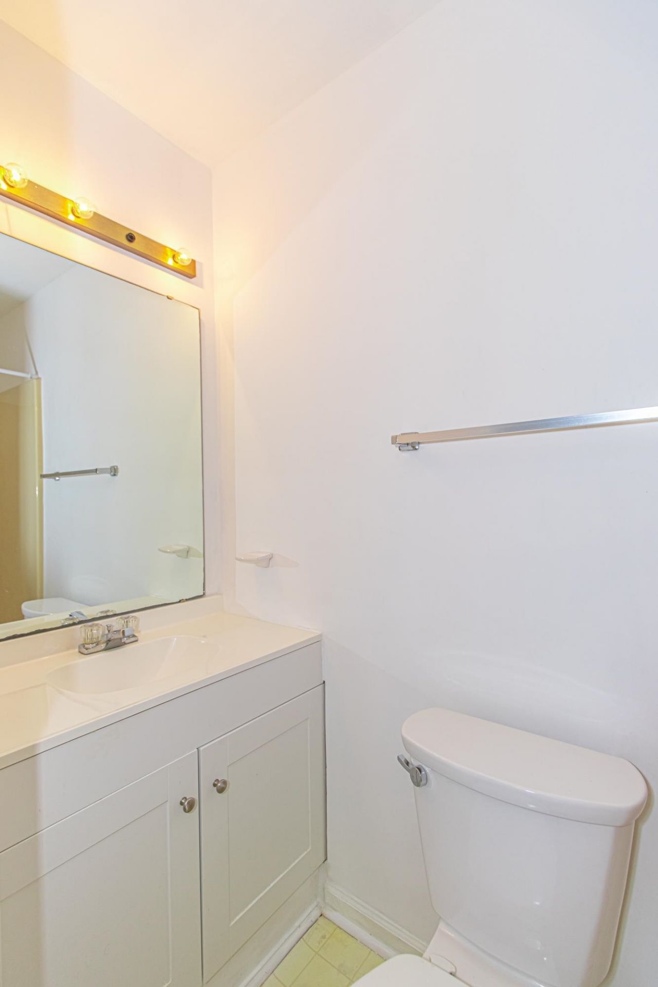 1870 Auburn Ln. Photo 25