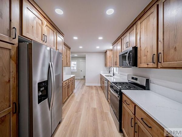 136 W Elm Street, SHELLEY, ID 83274