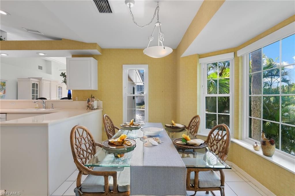 768 Wiggins Lake Dr, Unit 202, Naples, FL 34110 Photo