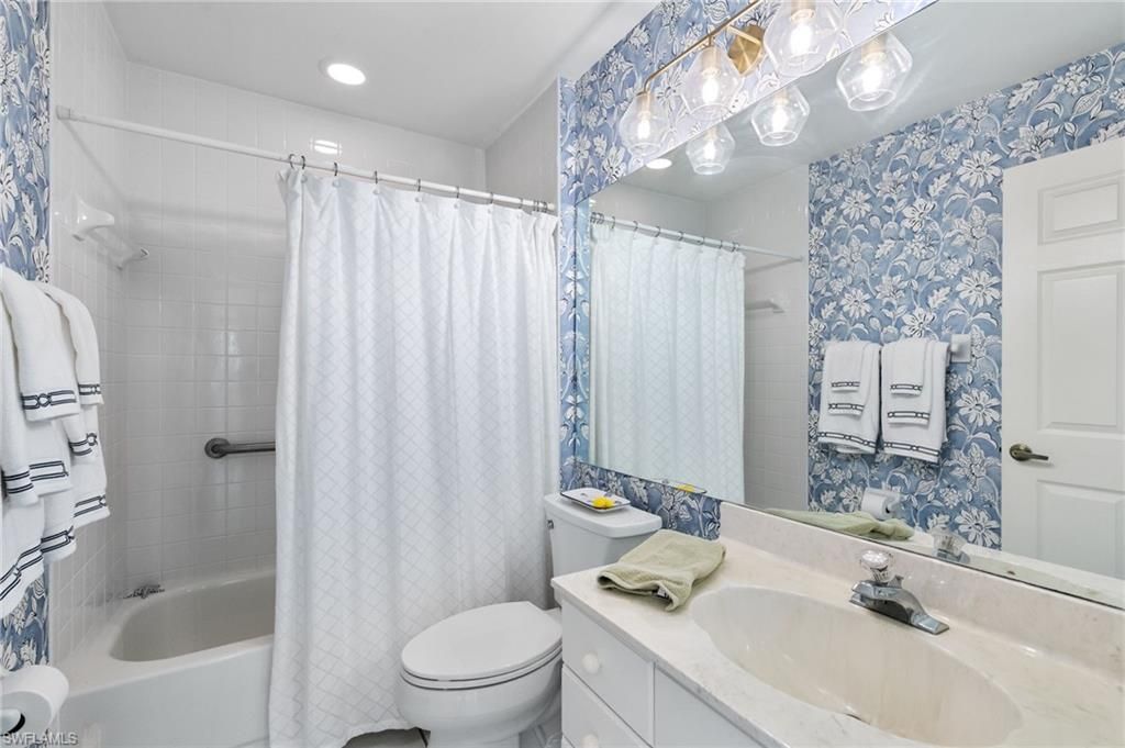 768 Wiggins Lake Dr, Unit 202, Naples, FL 34110 Photo