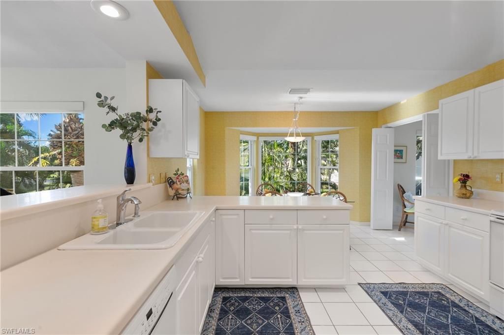 768 Wiggins Lake Dr, Unit 202, Naples, FL 34110 Photo