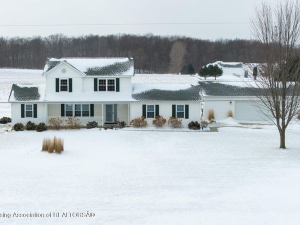 1059 Tori Trail, Charlotte, MI 48813