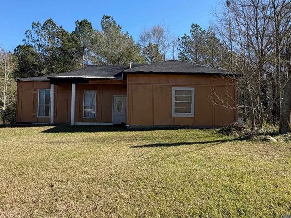 12128 Lazy Oak Dr, Baker, LA 70714