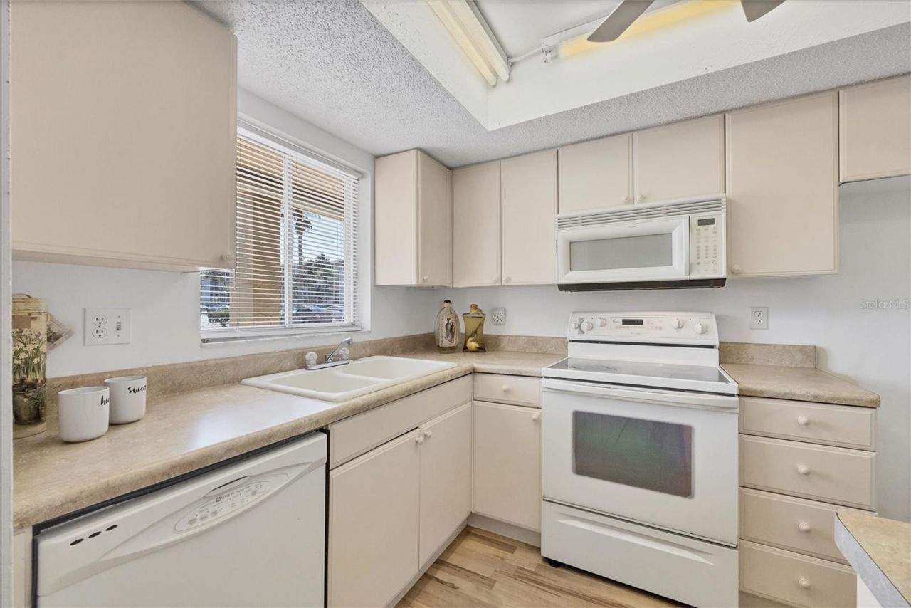 3534 Lake Bayshore Drive, Unit K118, Bradenton, FL 34205 Photo