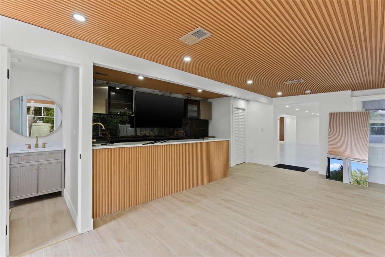 131 Toledo Way Ne, Saint Petersburg, FL 33704 Photo