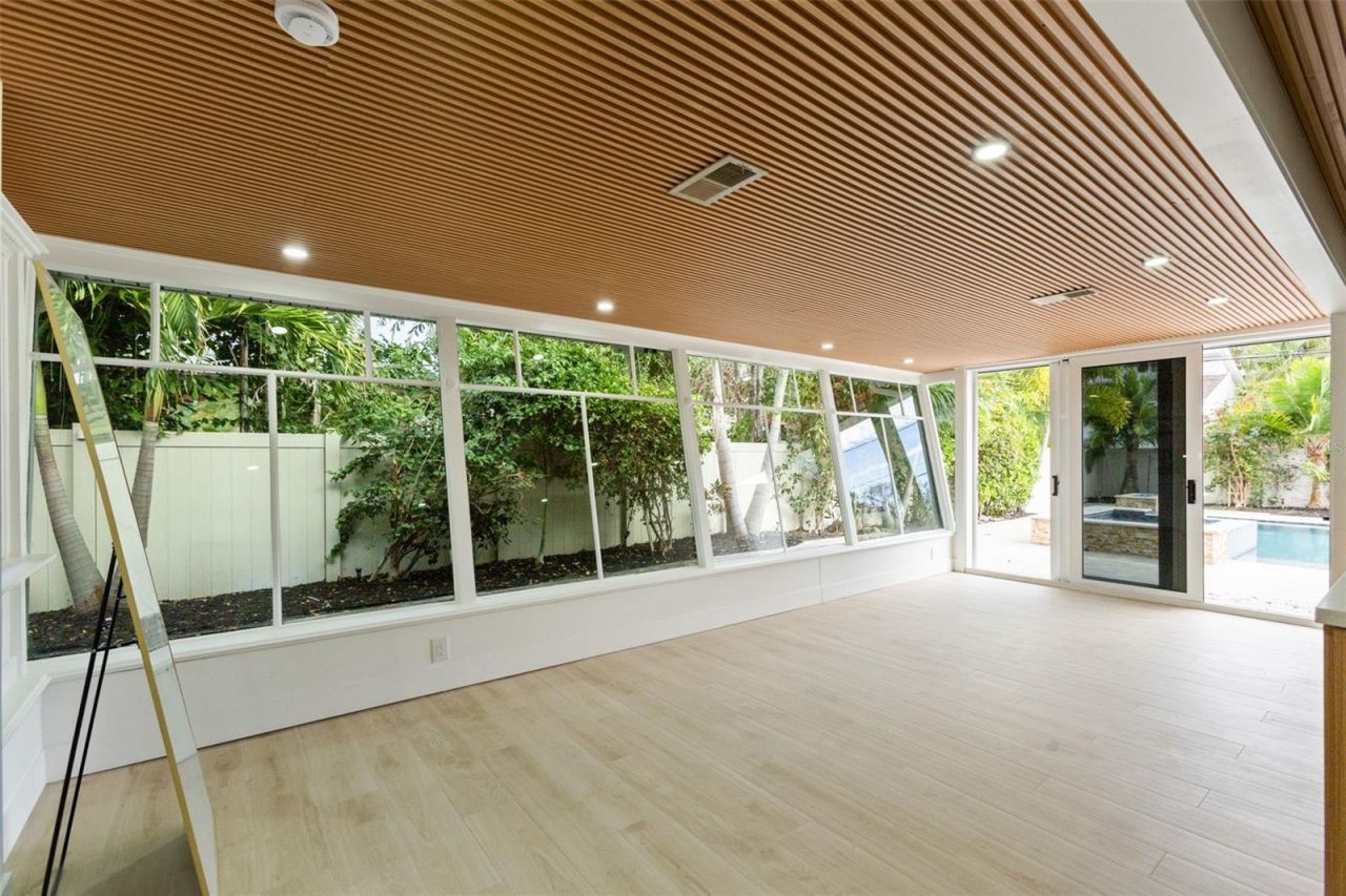 131 Toledo Way Ne, Saint Petersburg, FL 33704 Photo