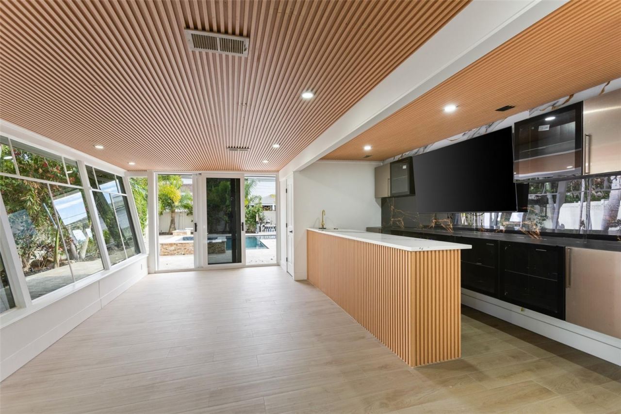 131 Toledo Way Ne, Saint Petersburg, FL 33704 Photo