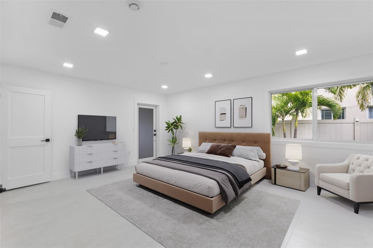 131 Toledo Way Ne, Saint Petersburg, FL 33704 Photo