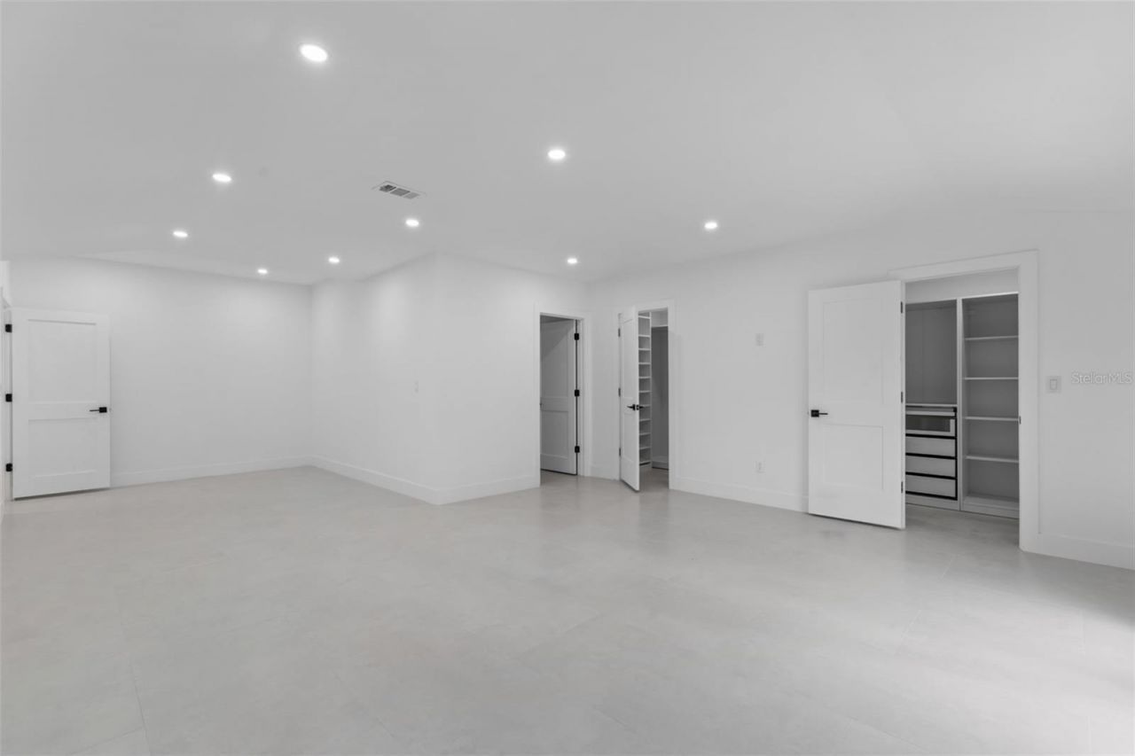 131 Toledo Way Ne, Saint Petersburg, FL 33704 Photo