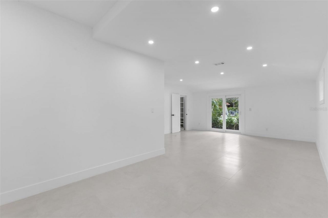 131 Toledo Way Ne, Saint Petersburg, FL 33704 Photo