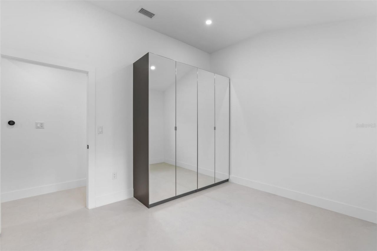 131 Toledo Way Ne, Saint Petersburg, FL 33704 Photo