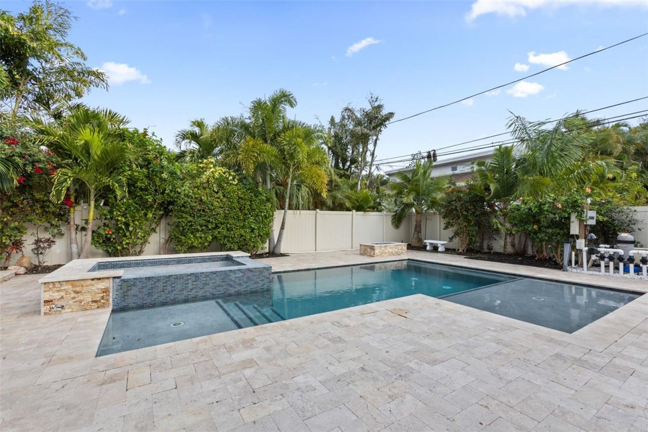 131 Toledo Way Ne, Saint Petersburg, FL 33704 Photo