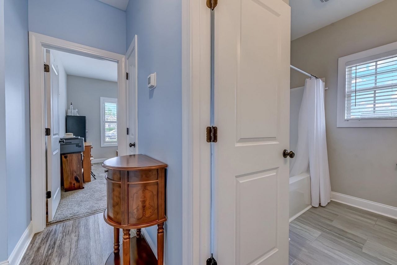 209 Highmeadow Ln. Photo 12