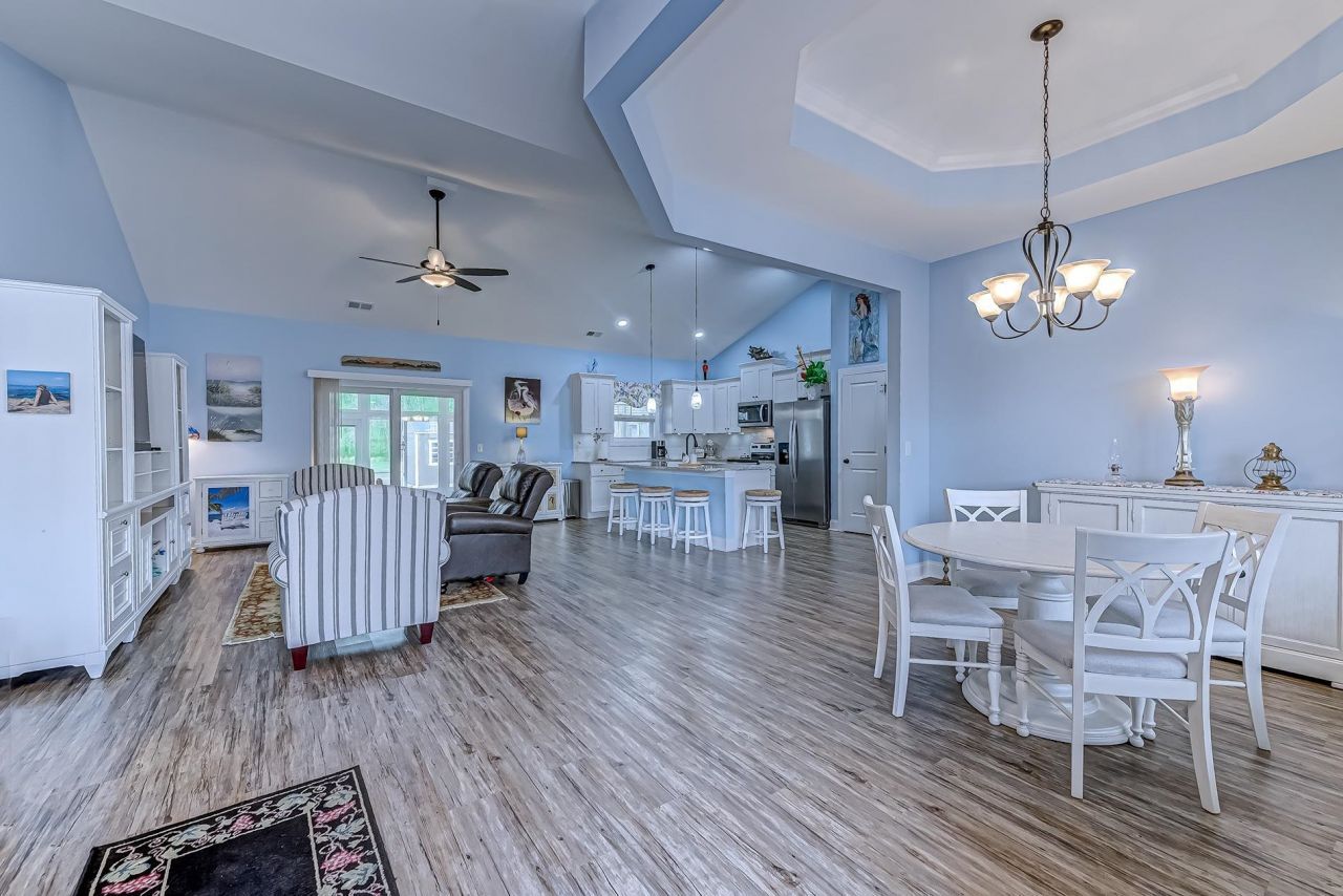 209 Highmeadow Ln. Photo 4