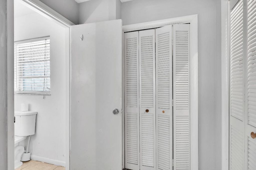 213 SE Eyerly Avenue, Port Saint Lucie, FL 34983 Photo