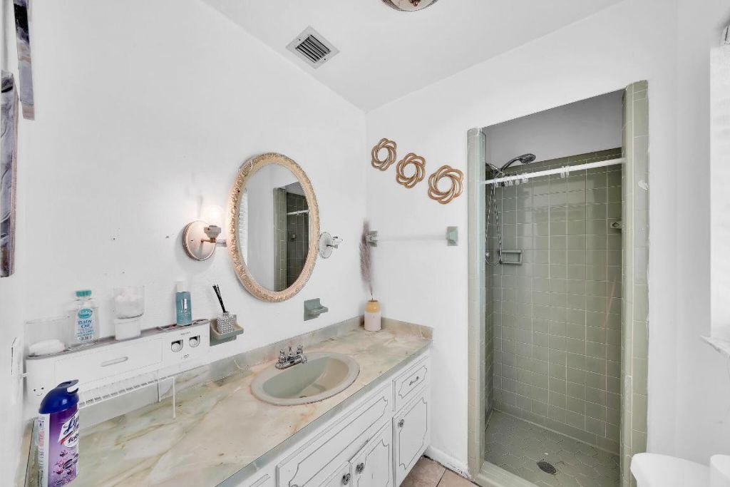 213 SE Eyerly Avenue, Port Saint Lucie, FL 34983 Photo