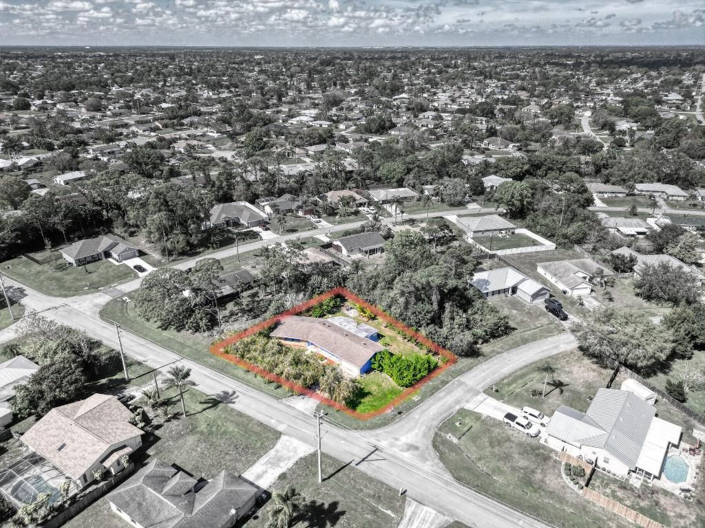 213 SE Eyerly Avenue, Port Saint Lucie, FL 34983 Photo