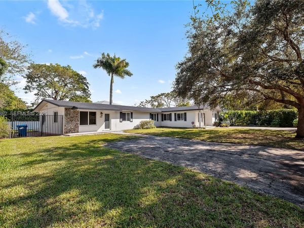 10525 SW 77 Ct, Unit 10525, Pinecrest, FL 33156