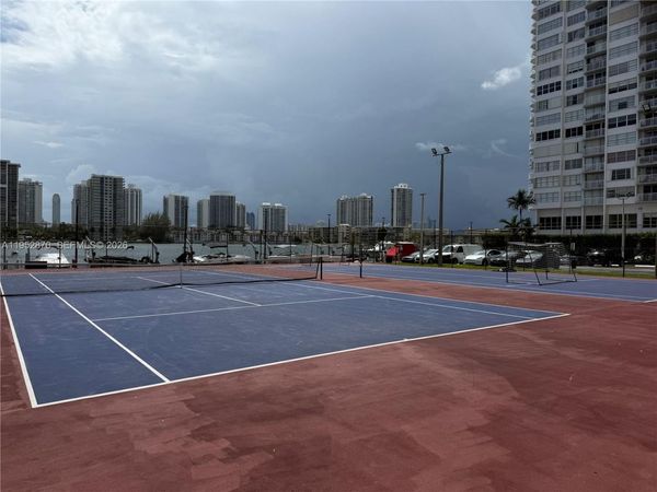 2780 NE 183rd St , Unit 2107, Aventura, FL 33160