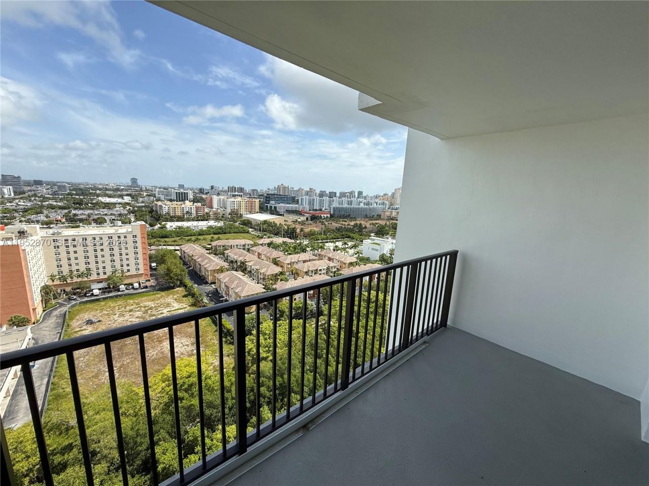 2780 NE 183rd St , Unit 2107, Aventura, FL 33160 Photo