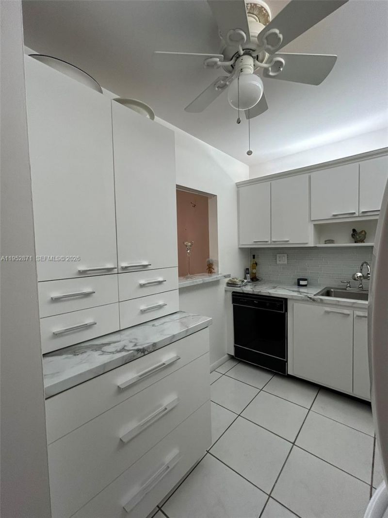 5640 SW 3rd Pl, Unit 212, Margate, FL 33068 Photo