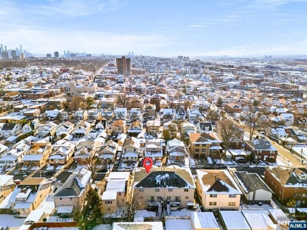 385A Roosevelt, FAIRVIEW, NJ 07022