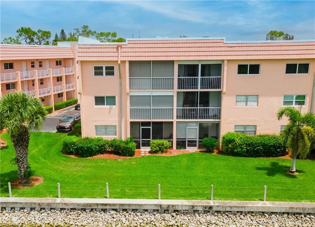 190 Turtle Lake Ct, Unit 311, Naples, FL 34105 Photo