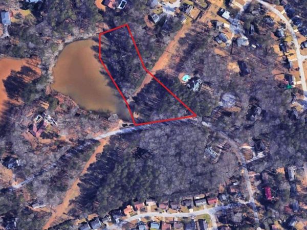 5571 Stonehaven Drive, Stone Mountain, GA 30087