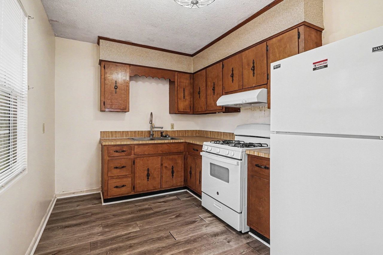 916 Brinkley St. Photo 10