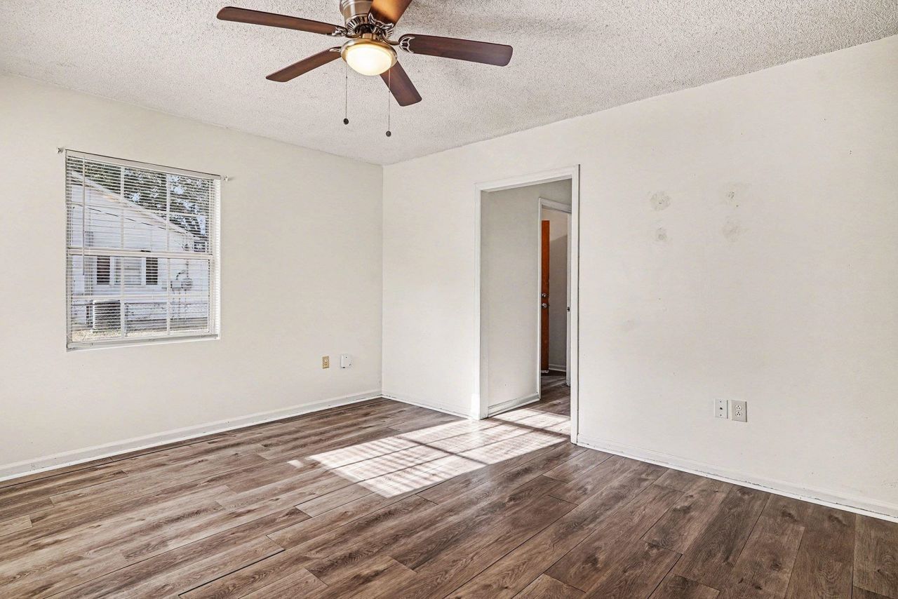 916 Brinkley St. Photo 4