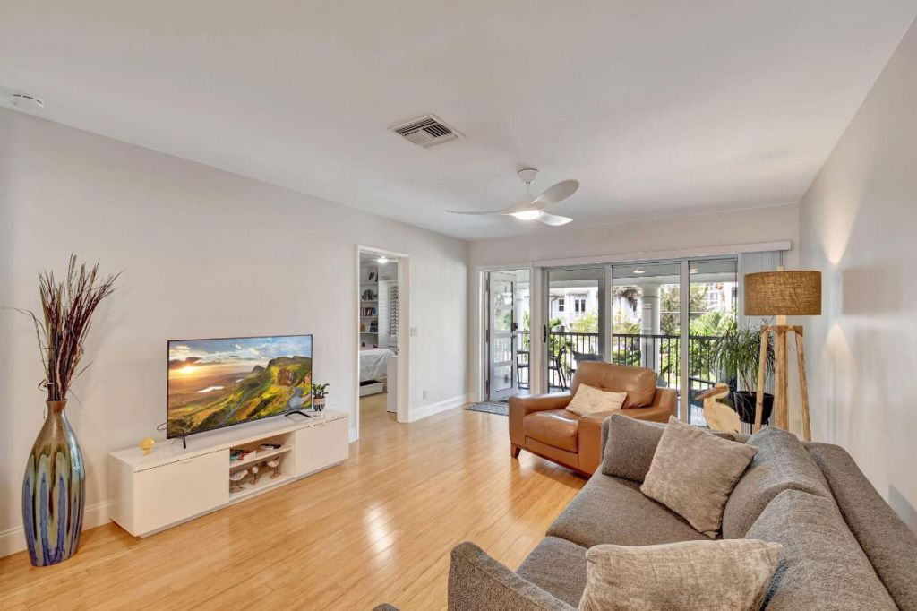 201 Venetian Drive, Unit 4, Delray Beach, FL 33483 Photo