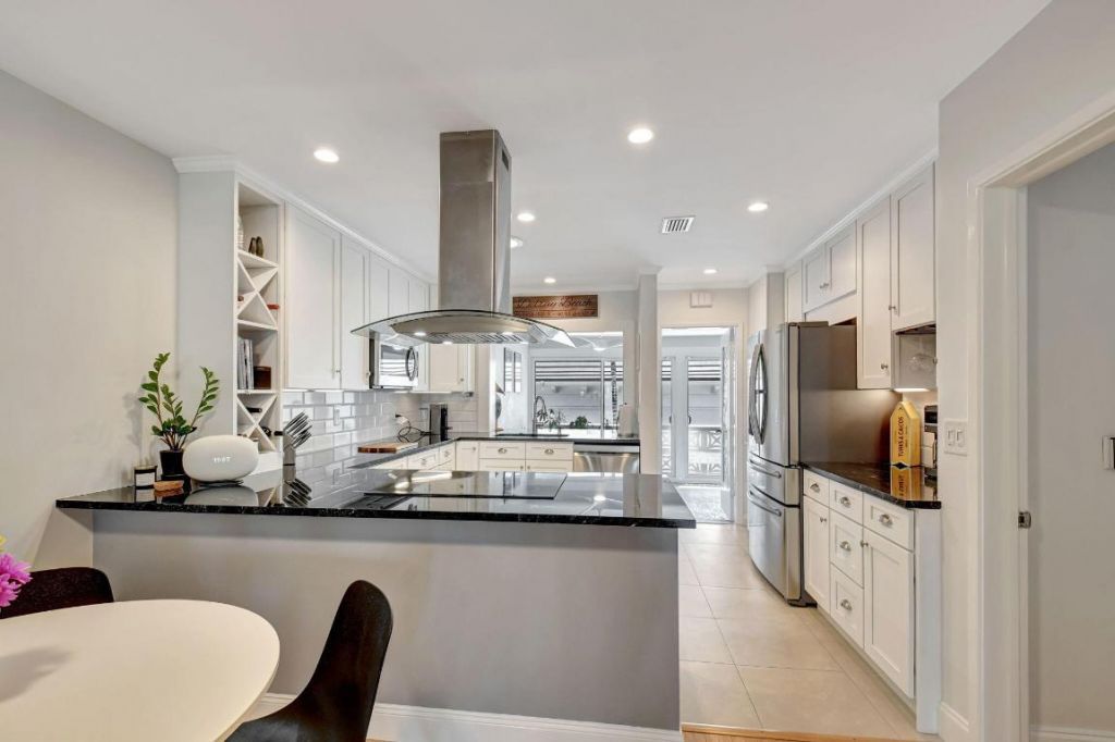 201 Venetian Drive, Unit 4, Delray Beach, FL 33483 Photo