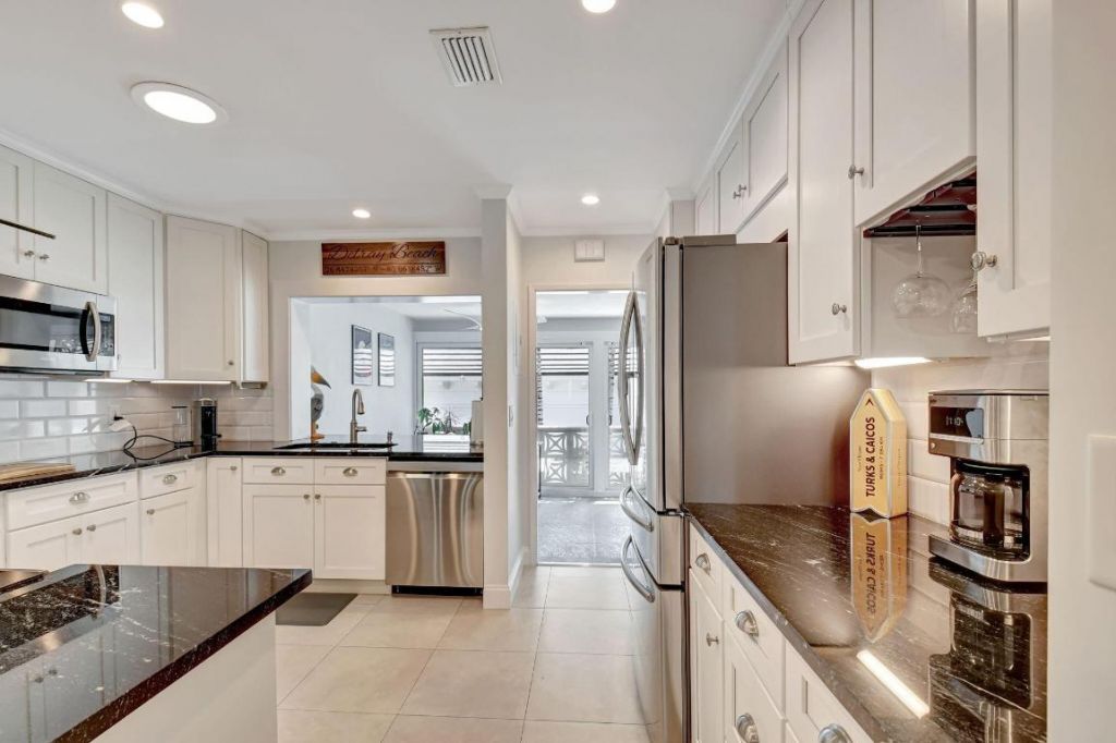 201 Venetian Drive, Unit 4, Delray Beach, FL 33483 Photo