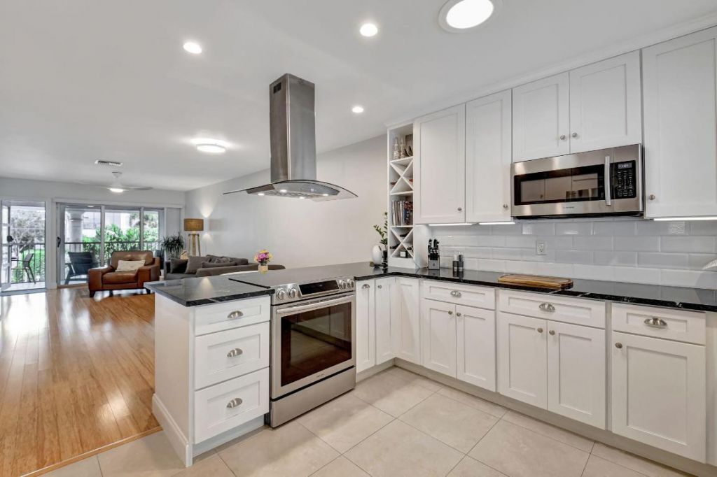 201 Venetian Drive, Unit 4, Delray Beach, FL 33483 Photo