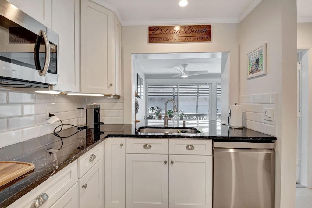 201 Venetian Drive, Unit 4, Delray Beach, FL 33483 Photo