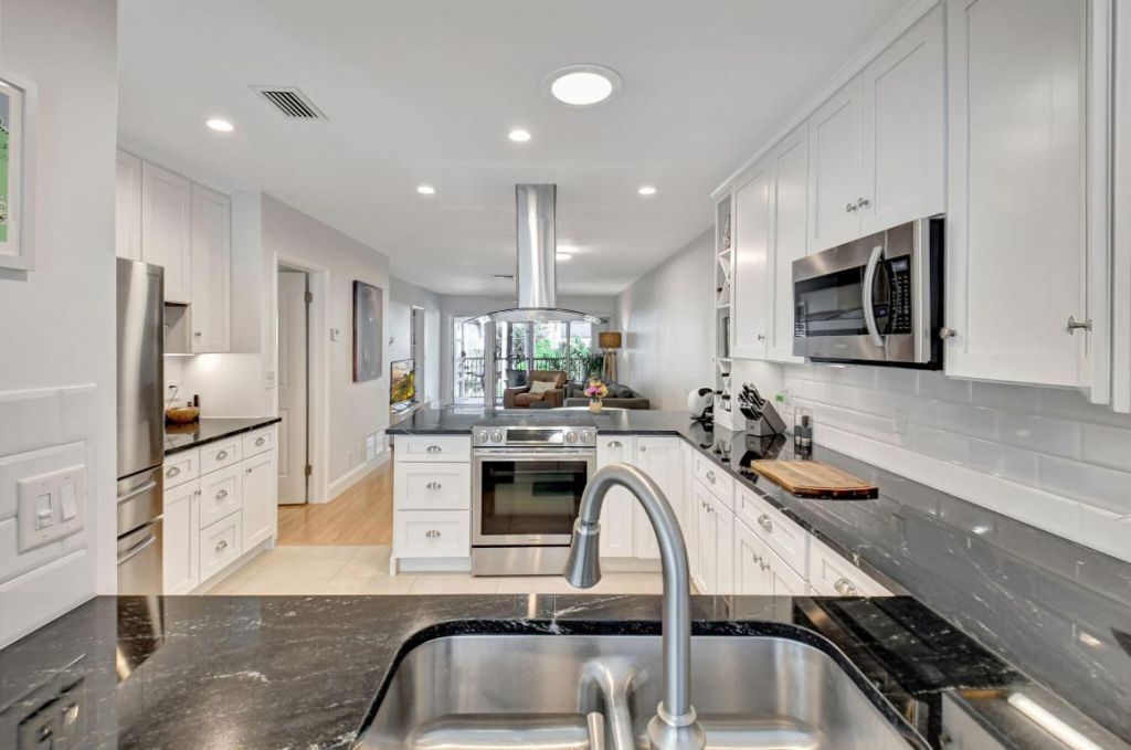 201 Venetian Drive, Unit 4, Delray Beach, FL 33483 Photo