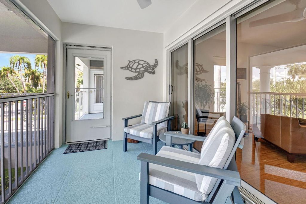 201 Venetian Drive, Unit 4, Delray Beach, FL 33483 Photo