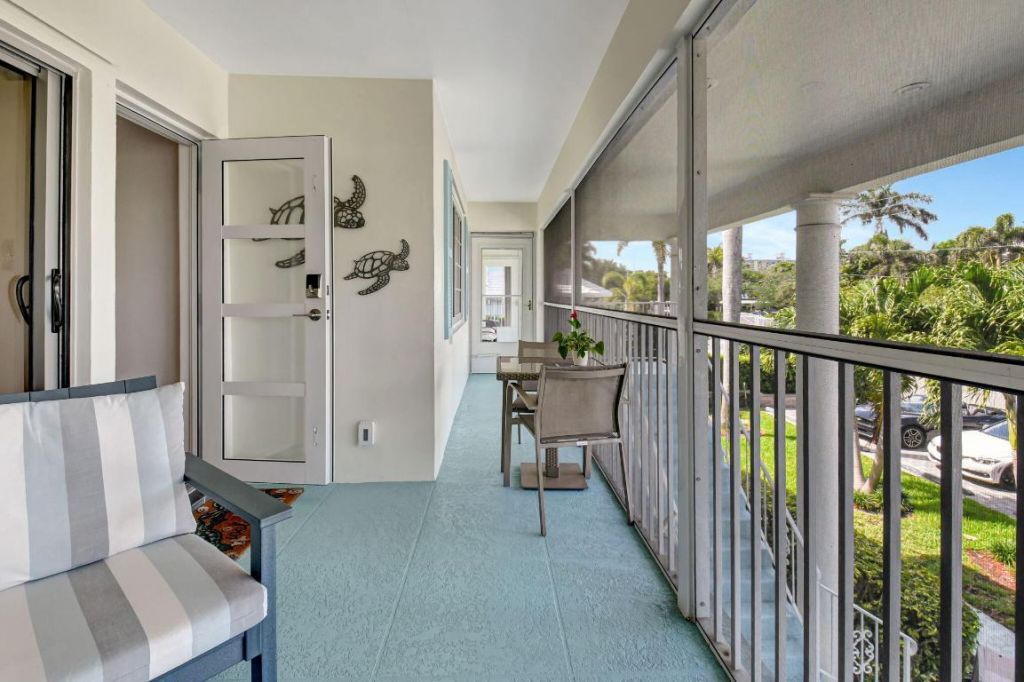 201 Venetian Drive, Unit 4, Delray Beach, FL 33483 Photo