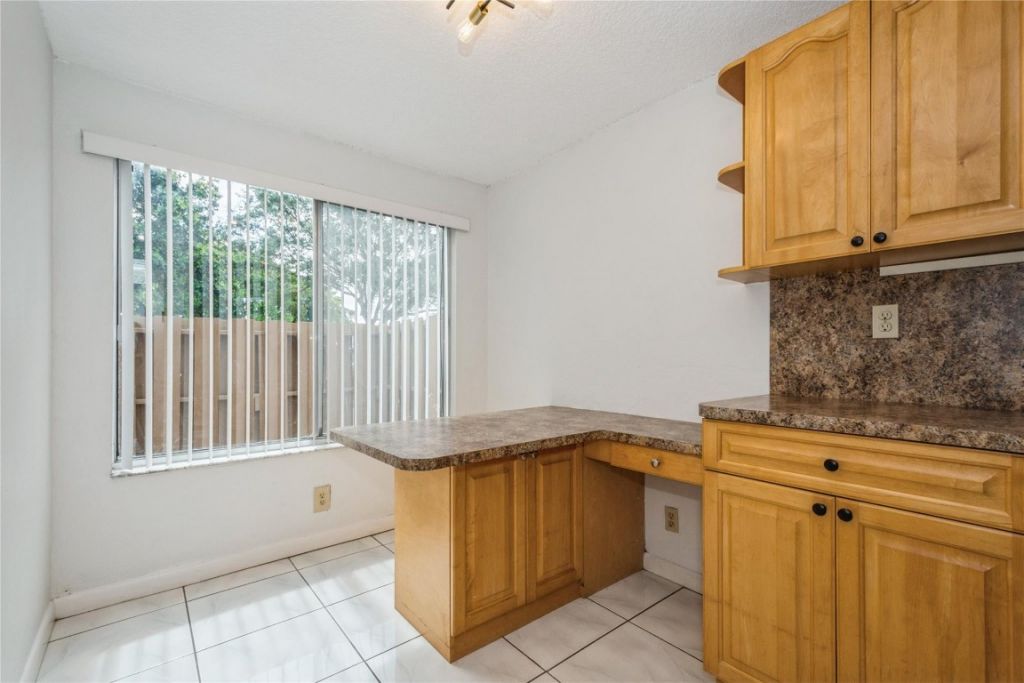 8208 NW 8th Place, Unit 4, Fort Lauderdale, FL 33324 Photo