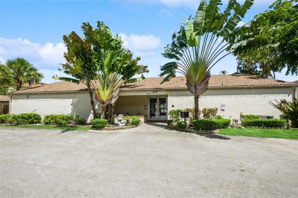 8208 NW 8th Place, Unit 4, Fort Lauderdale, FL 33324 Photo