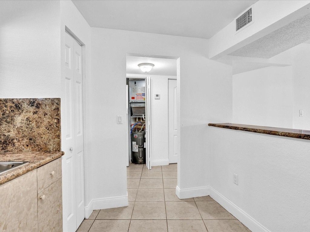 4255 N University Drive, Unit 308, Sunrise, FL 33351 Photo