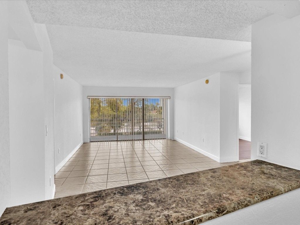 4255 N University Drive, Unit 308, Sunrise, FL 33351 Photo