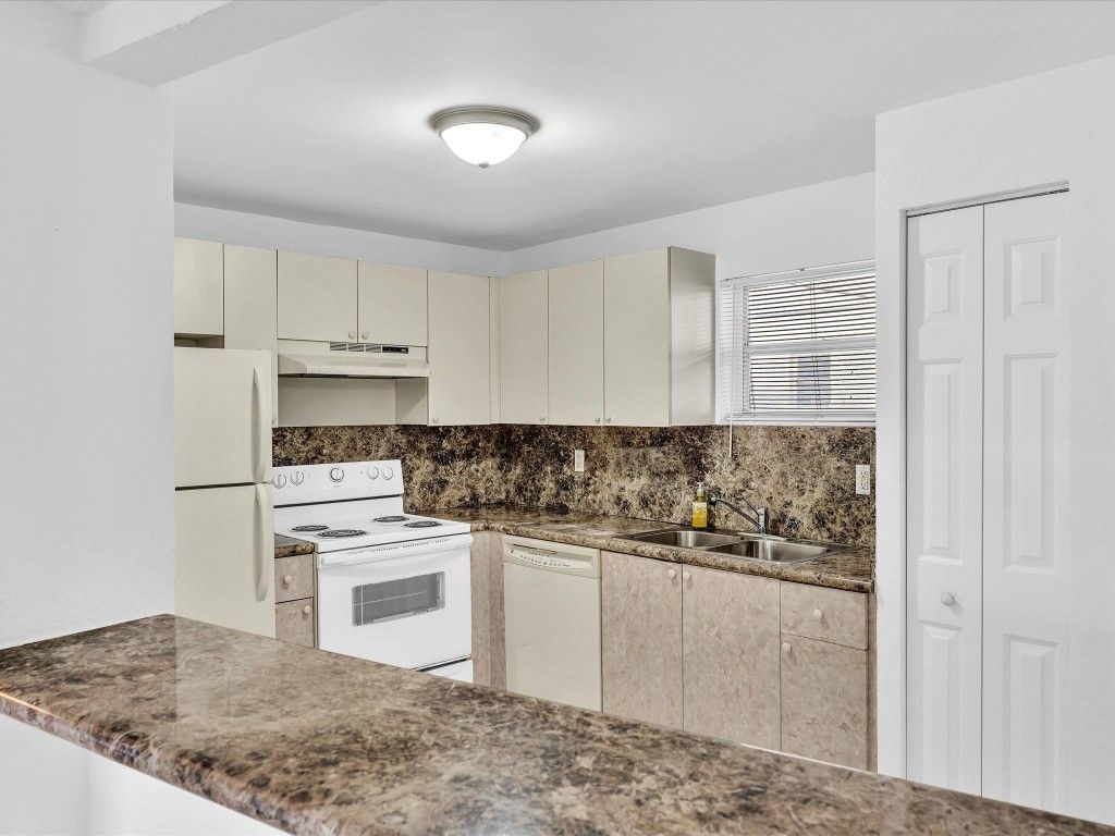 4255 N University Drive, Unit 308, Sunrise, FL 33351 Photo